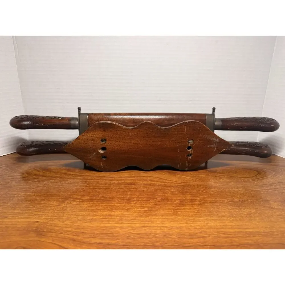 Case vintage carving